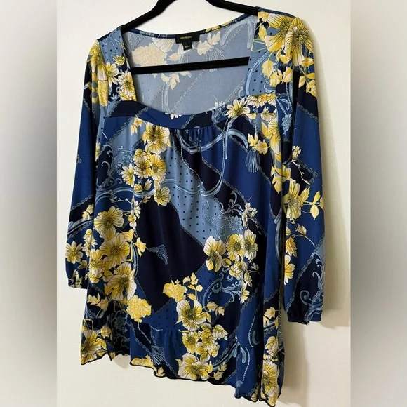 Espresso Navy and Yellow Floral Blouse - Picture 3 of 8